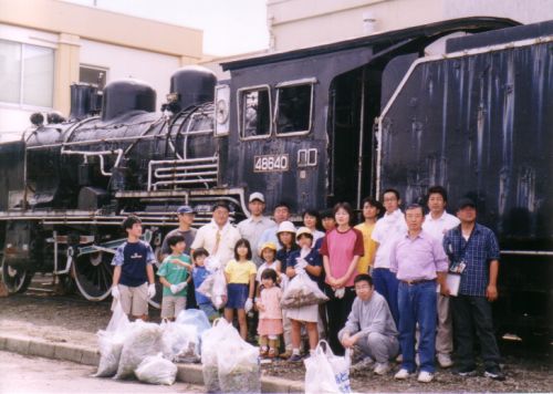 鰺ヶ沢町役場裏の４８６４０の清掃奉仕活動を行いました